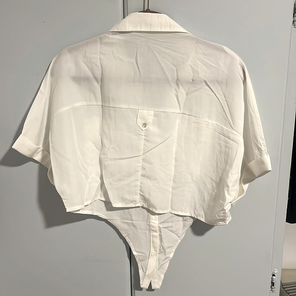 LET
Me Know White Tie-Front Crop Top - Picture 5 of 7